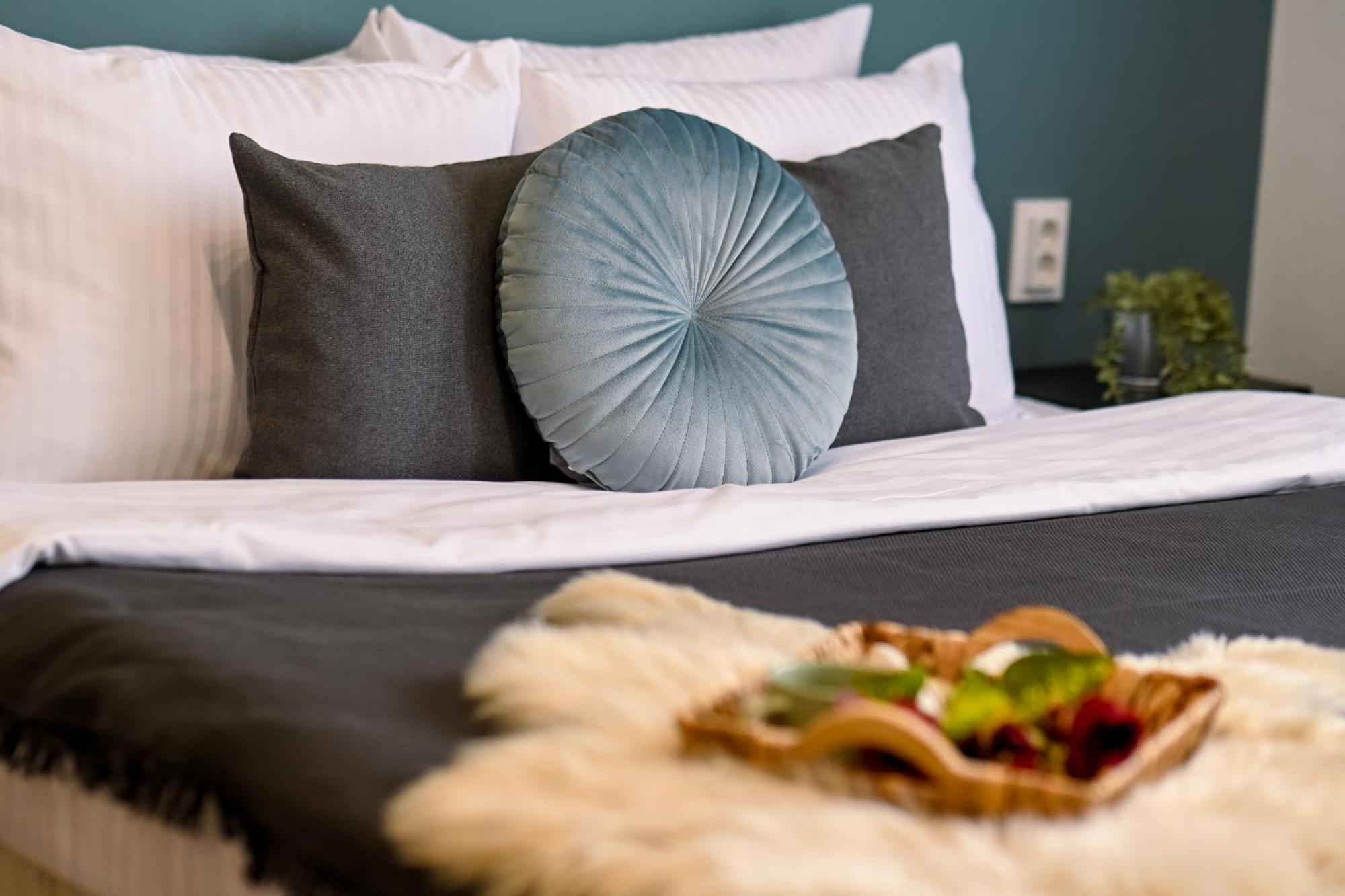 Old Town Charm - Modern & Comfortable Accommodation In The Heart Of The City 布加勒斯特 外观 照片
